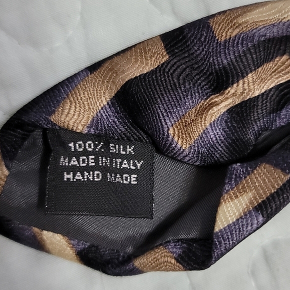 Manzoni Italian Silk Hand-Made Tie 4"x59" - Picture 3 of 5